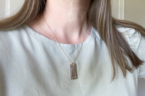 Vertical Name Bars Necklace (Three Bars)